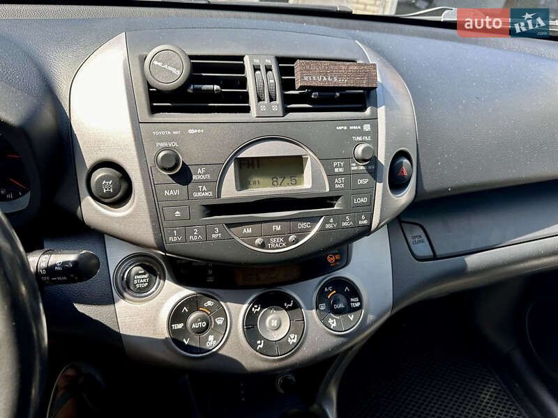 Внедорожник / Кроссовер Toyota RAV4 2007 в Кропивницком