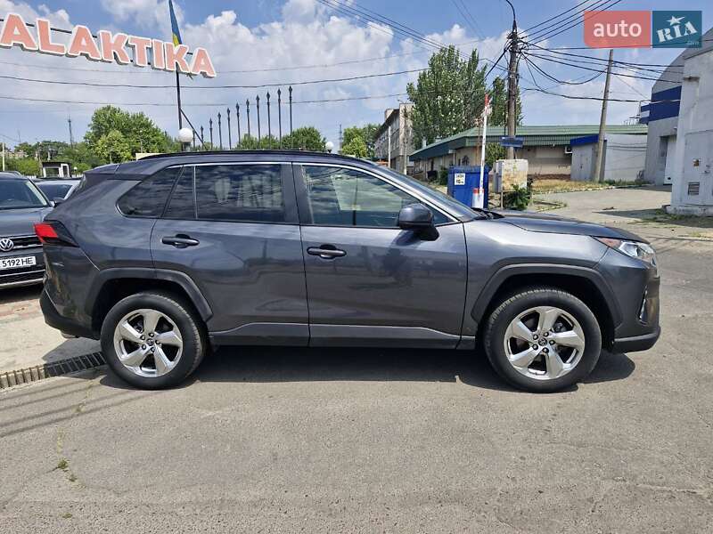 Позашляховик / Кросовер Toyota RAV4 2019 в Миколаєві