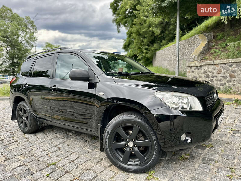 Позашляховик / Кросовер Toyota RAV4 2006 в Києві