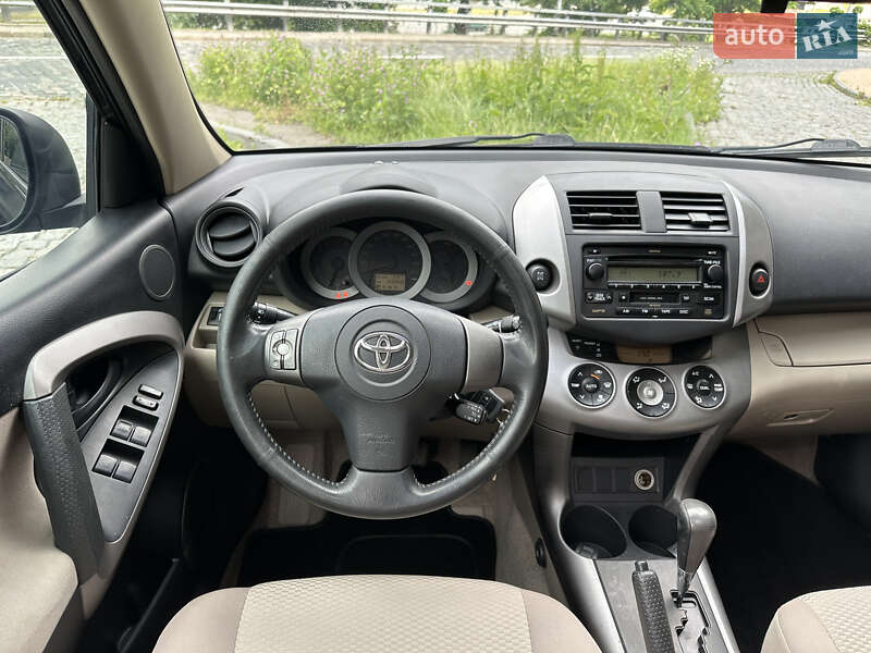 Позашляховик / Кросовер Toyota RAV4 2006 в Києві