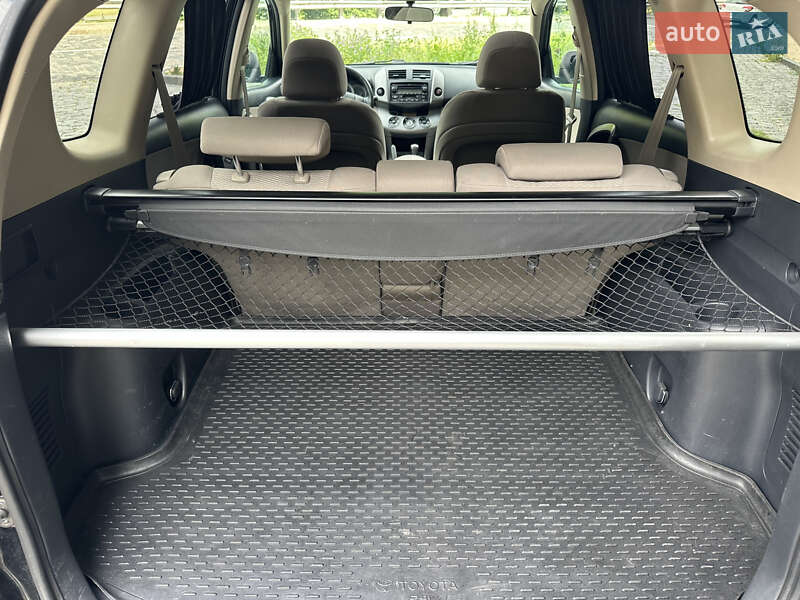 Позашляховик / Кросовер Toyota RAV4 2006 в Києві