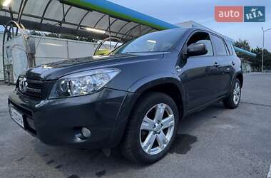 Внедорожник / Кроссовер Toyota RAV4 2006 в 