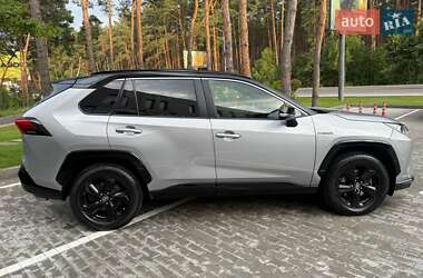 Внедорожник / Кроссовер Toyota RAV4 2020 в 
