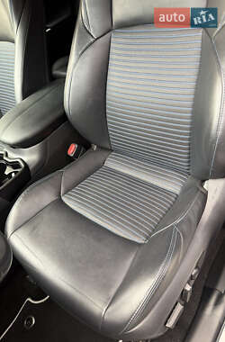 Внедорожник / Кроссовер Toyota RAV4 2020 в 