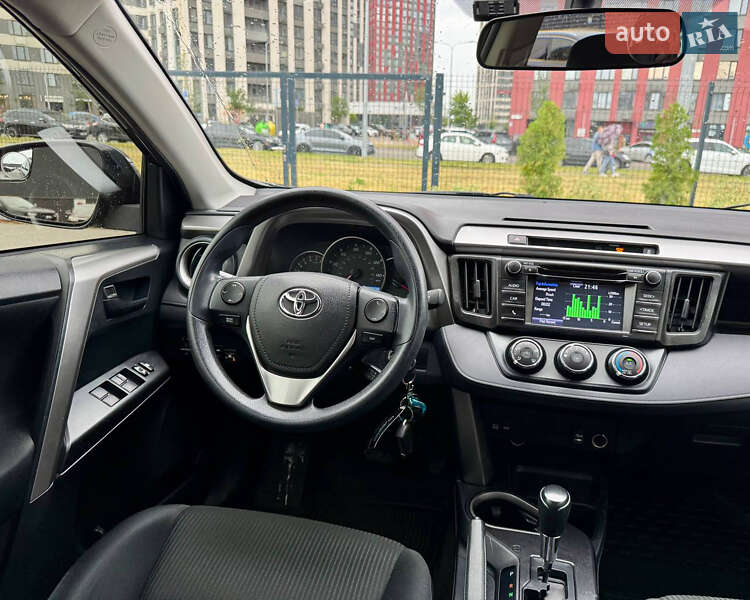 Позашляховик / Кросовер Toyota RAV4 2016 в Києві