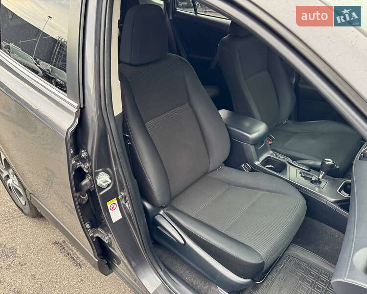 Позашляховик / Кросовер Toyota RAV4 2016 в Києві