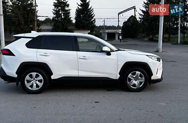 Внедорожник / Кроссовер Toyota RAV4 2019 в 