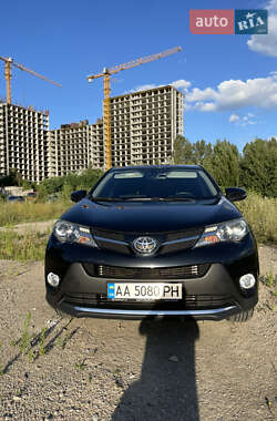 Внедорожник / Кроссовер Toyota RAV4 2014 в 