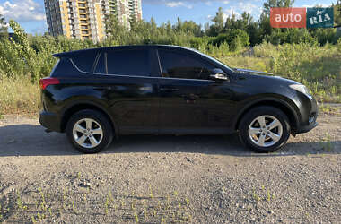 Внедорожник / Кроссовер Toyota RAV4 2014 в 