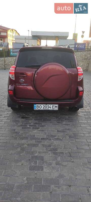 Позашляховик / Кросовер Toyota RAV4 2010 в Тернополі