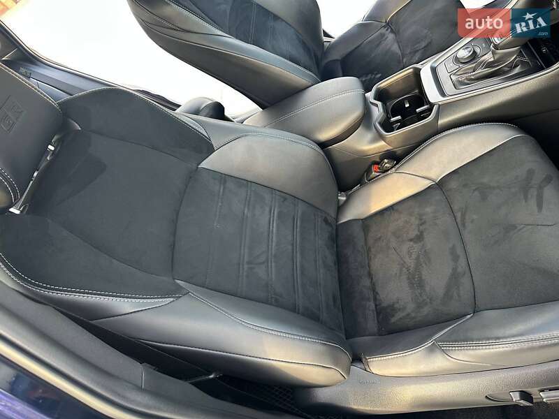 Внедорожник / Кроссовер Toyota RAV4 2023 в Павлограде