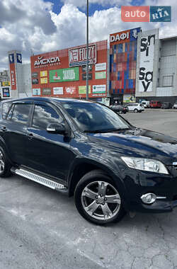 Внедорожник / Кроссовер Toyota RAV4 2010 в 