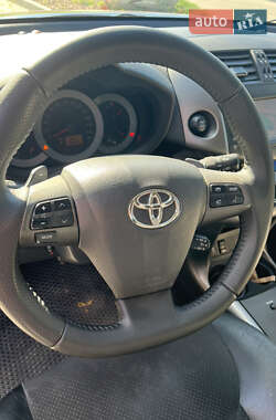 Внедорожник / Кроссовер Toyota RAV4 2010 в 