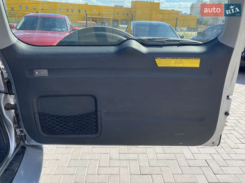 Внедорожник / Кроссовер Toyota RAV4 2006 в Запорожье