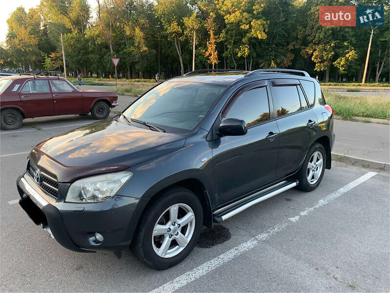 Внедорожник / Кроссовер Toyota RAV4 2006 в Днепре