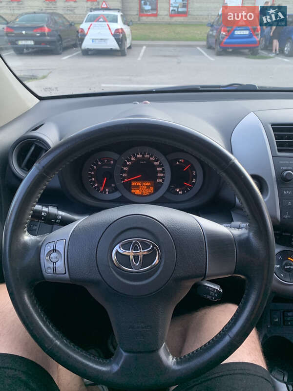 Внедорожник / Кроссовер Toyota RAV4 2006 в Днепре
