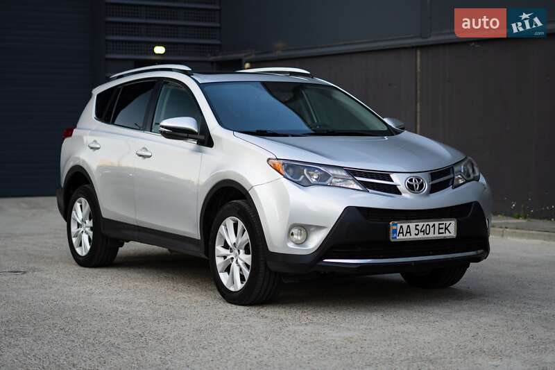 Внедорожник / Кроссовер Toyota RAV4 2015 в Киеве