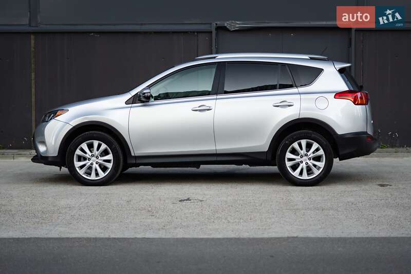 Внедорожник / Кроссовер Toyota RAV4 2015 в Киеве