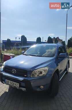Внедорожник / Кроссовер Toyota RAV4 2006 в Гайсине
