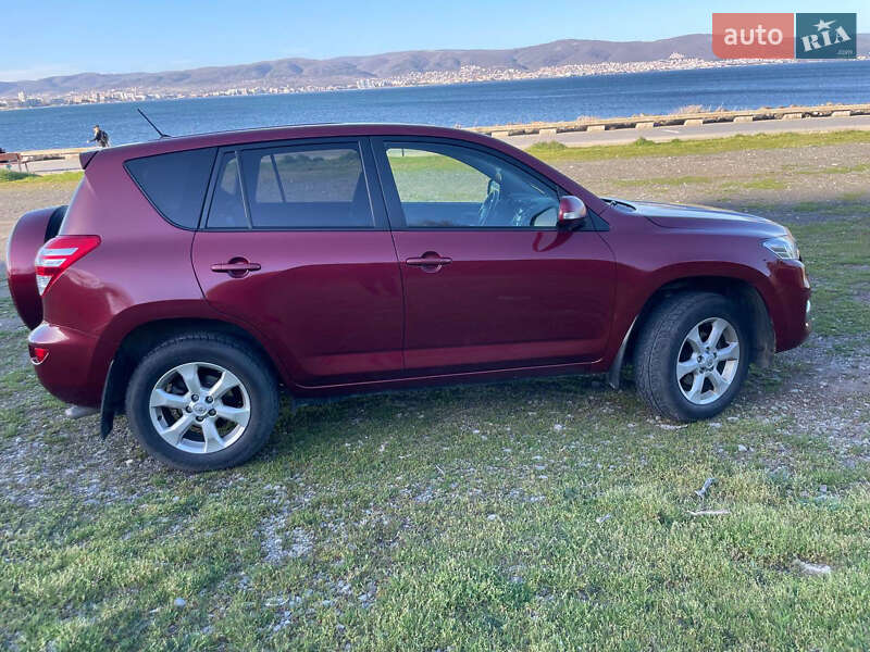 Toyota RAV4 2010