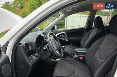 Внедорожник / Кроссовер Toyota RAV4 2011 в 