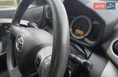 Внедорожник / Кроссовер Toyota RAV4 2011 в 