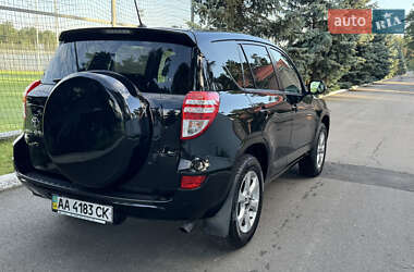 Внедорожник / Кроссовер Toyota RAV4 2011 в 