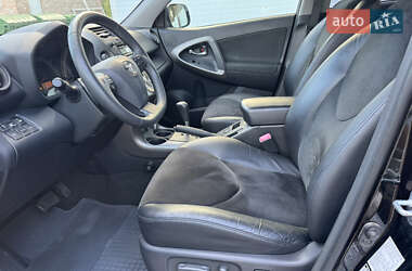 Внедорожник / Кроссовер Toyota RAV4 2011 в 