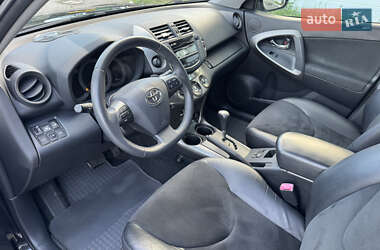 Внедорожник / Кроссовер Toyota RAV4 2011 в 