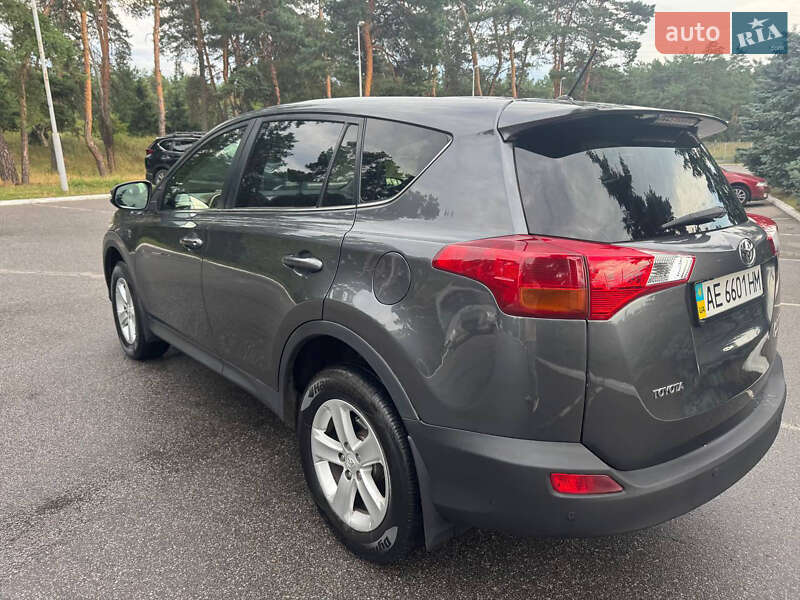 Внедорожник / Кроссовер Toyota RAV4 2014 в Киеве