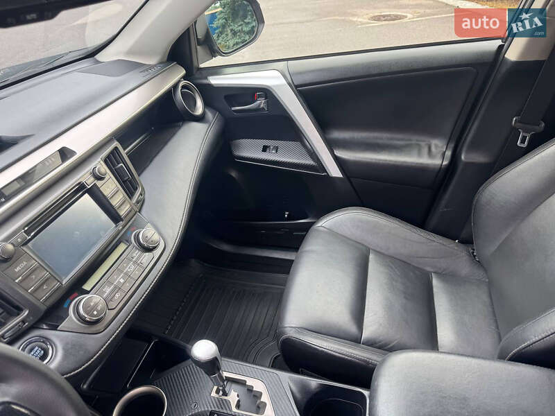 Внедорожник / Кроссовер Toyota RAV4 2014 в Киеве