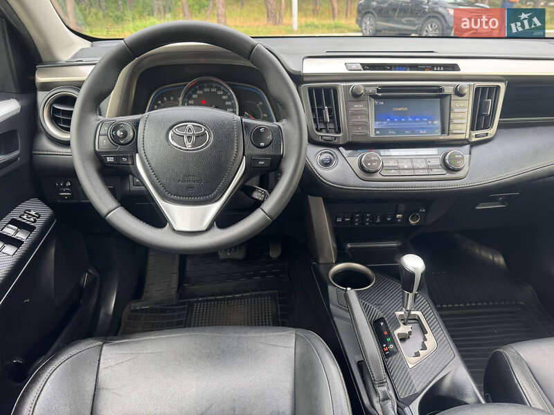 Внедорожник / Кроссовер Toyota RAV4 2014 в Киеве
