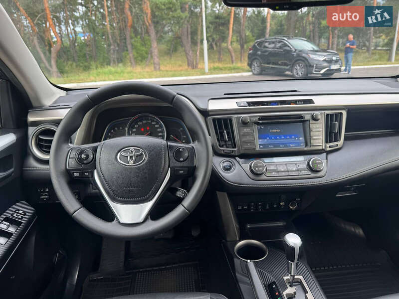 Внедорожник / Кроссовер Toyota RAV4 2014 в Киеве
