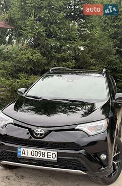 Позашляховик / Кросовер Toyota RAV4 2018 в 