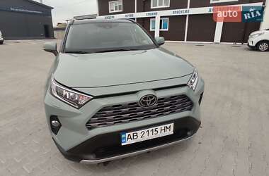 Внедорожник / Кроссовер Toyota RAV4 2020 в Виннице