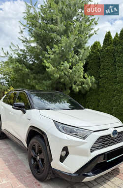 Внедорожник / Кроссовер Toyota RAV4 2020 в Каменец-Подольском