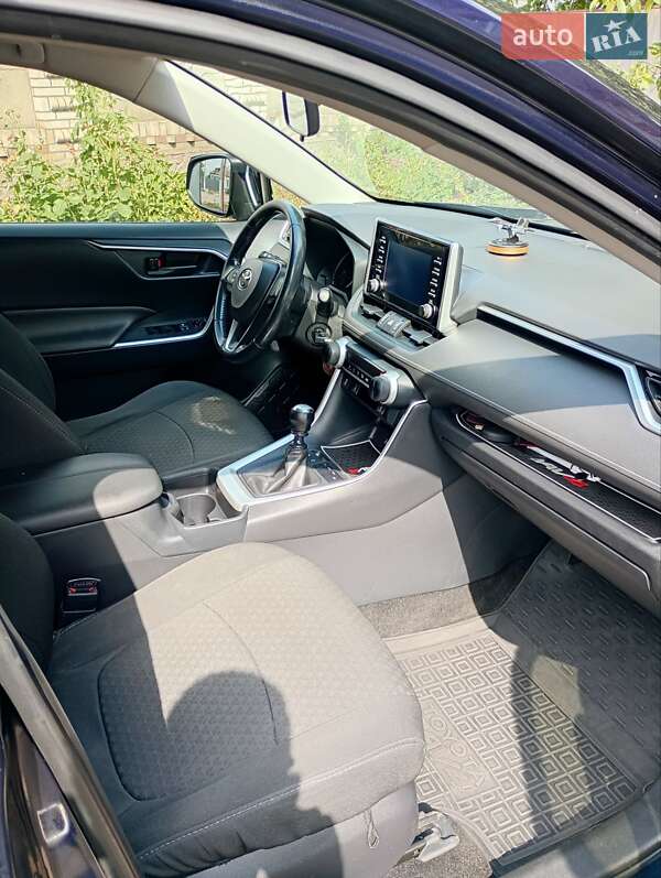 Позашляховик / Кросовер Toyota RAV4 2019 в Врадіївці