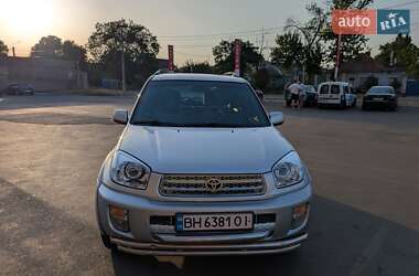 Внедорожник / Кроссовер Toyota RAV4 2001 в Николаеве