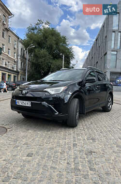 Позашляховик / Кросовер Toyota RAV4 2016 в Дніпрі