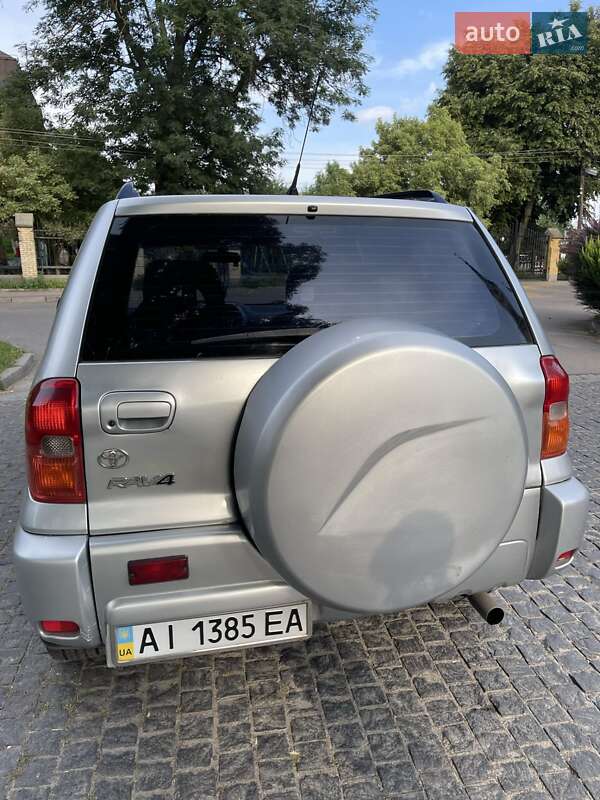 Внедорожник / Кроссовер Toyota RAV4 2002 в Фастове