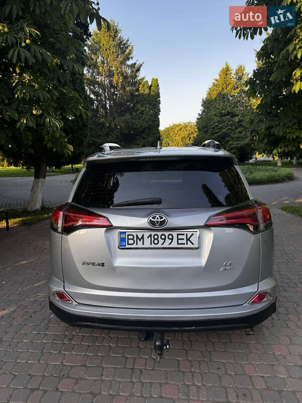 Позашляховик / Кросовер Toyota RAV4 2017 в Ромнах