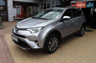 Внедорожник / Кроссовер Toyota RAV4 2018 в 
