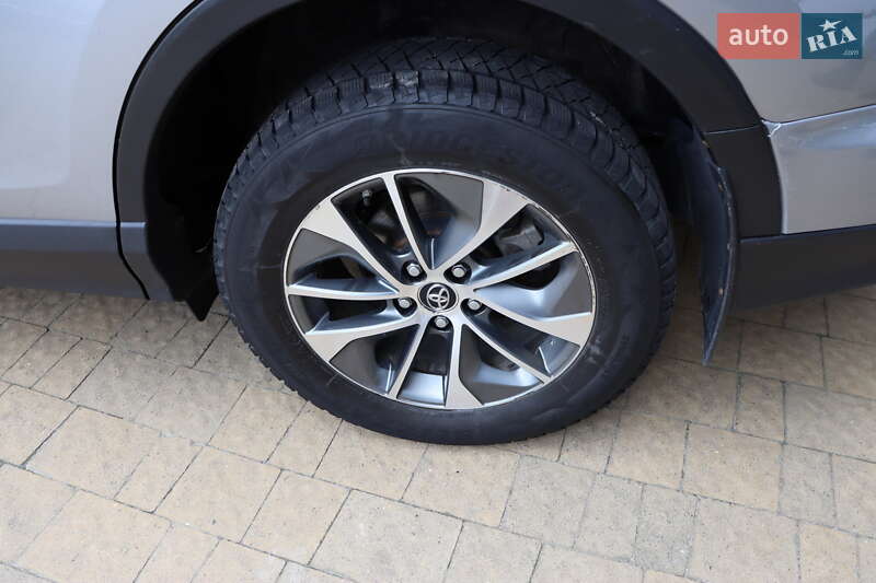 Позашляховик / Кросовер Toyota RAV4 2018 в Львові