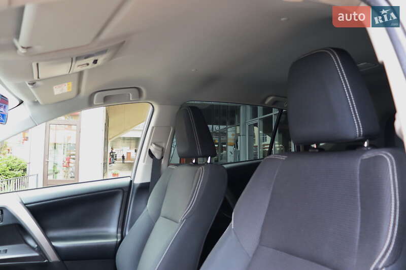 Позашляховик / Кросовер Toyota RAV4 2018 в Львові