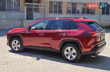 Внедорожник / Кроссовер Toyota RAV4 2019 в 