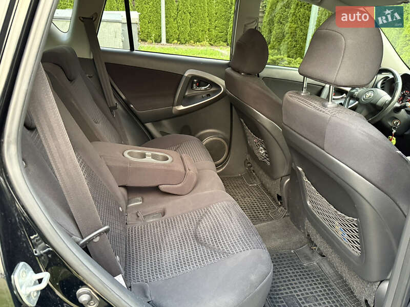 Позашляховик / Кросовер Toyota RAV4 2008 в Харкові