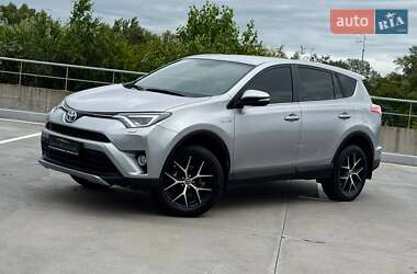 Внедорожник / Кроссовер Toyota RAV4 2016 в Киеве