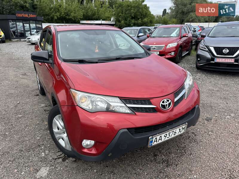 Внедорожник / Кроссовер Toyota RAV4 2015 в Киеве