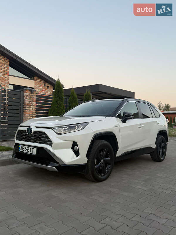 Toyota RAV4 2021