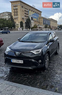 Позашляховик / Кросовер Toyota RAV4 2017 в Харкові